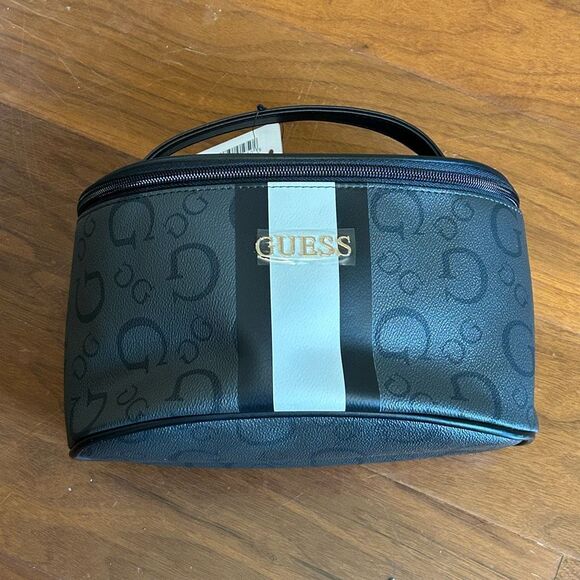 Guess Brecken Travel Bags women's Cosmetic Makeup Bag in Coal NWT - Picture 1 of 6